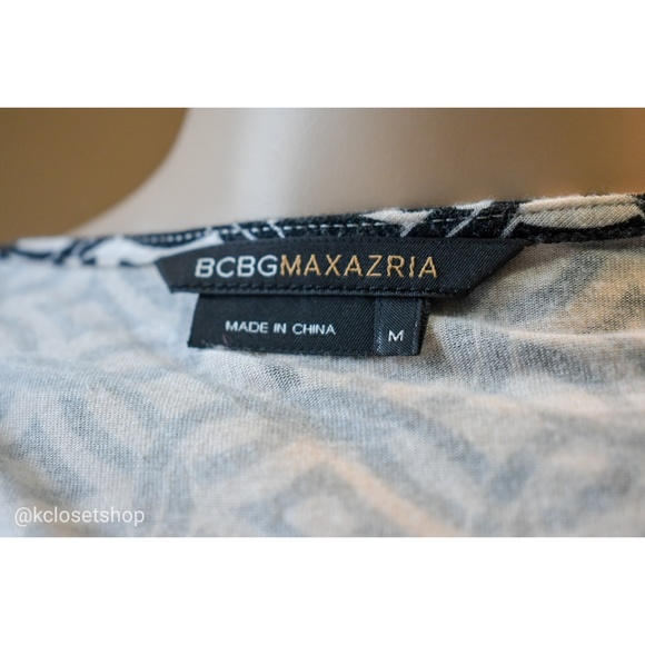 Short Sleeve Patterned Wrap Dress - M - Picture 10 of 10